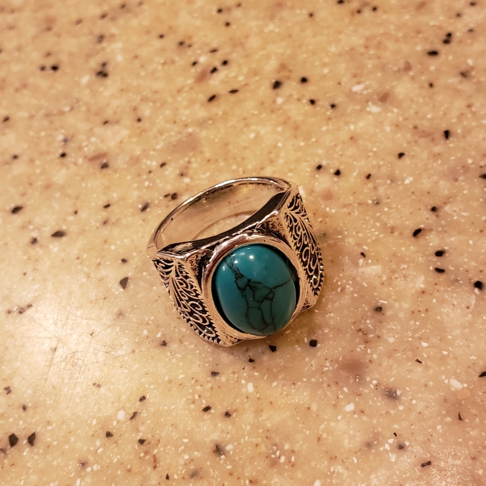 NWT Faux Turqouise Silver Ornate Ring Sz 8